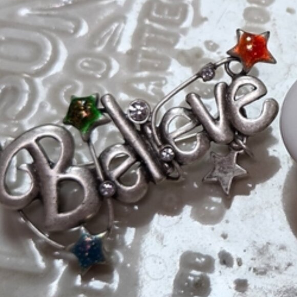 Vintage Christmas Jewelry Bundle: Pierced Earrings and Pins - Picture 6 of 15